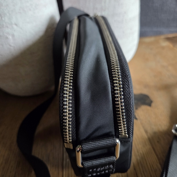 Lululemon Crossbody Camera Bag - Picture 2 of 6